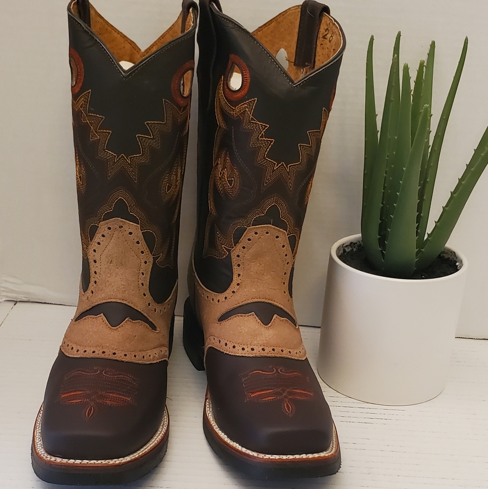 Men's Rodeo leather brown/sand boots with rubber non skid soles. NWB Size10